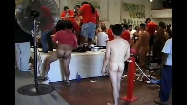 Vagabunda loira fazendo recorde mundial de gangbang melhores vídeos recentes