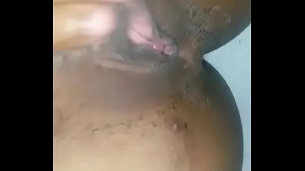 Nouvelles Carmen la fille de Lichinga se masturbe chez son petit ami dans le quartier de Sanjal meilleures vidéos