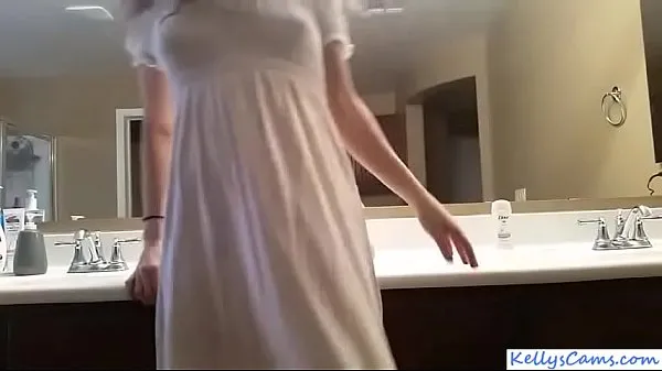 최신 Webcam girl riding pink dildo on bathroom counter 최고의 동영상