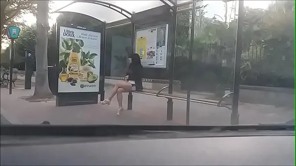 Sveži bitch at a bus stop najboljši videoposnetki