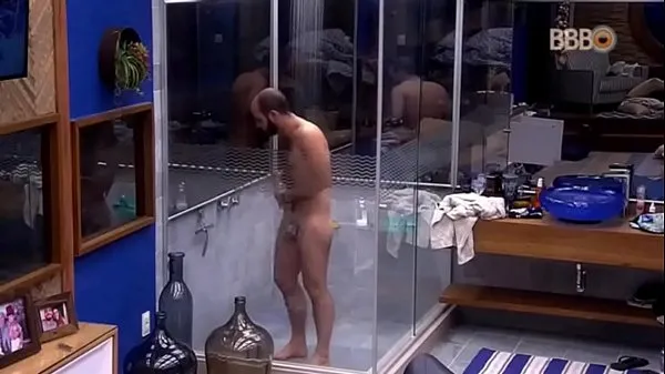 Mahmoud tomando banho pelado - Insta melhores vídeos recentes