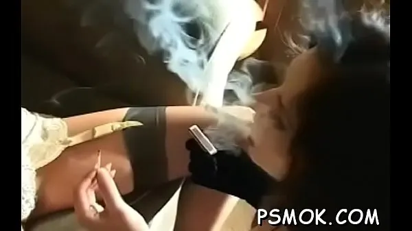 Smoking scene with busty honey Video terbaik baru