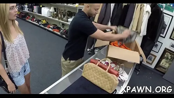 Φρέσκα Find out how sex in shop is happening in advance of the camera καλύτερα βίντεο