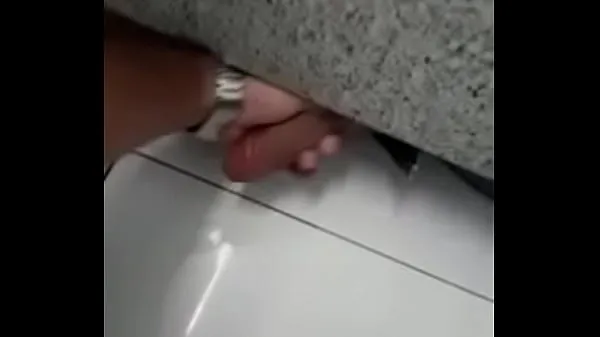 Jacking the guy in the bathroom at Shopping Três Américas - Cuiabá, MT mejores vídeos nuevos