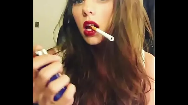Friske Hot girl with sexy red lips bedste videoer