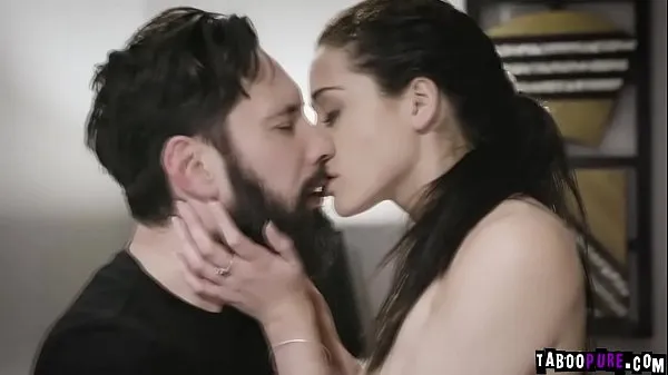 Φρέσκα Avi Love and Mike Mancini start making love and kiss! each other into a hot intense fucking καλύτερα βίντεο