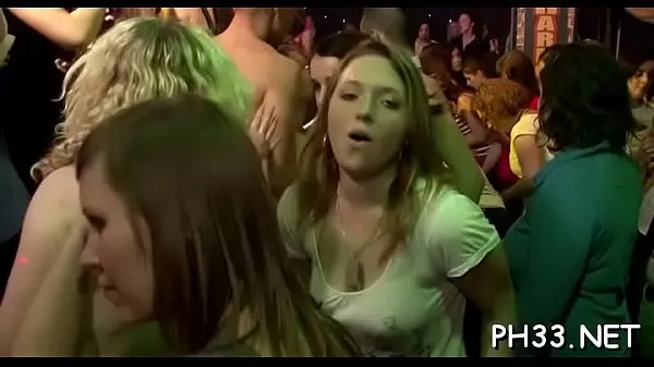 Świeże Leaking vagina on the dance floor najlepsze filmy