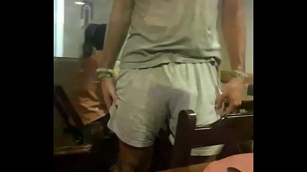 Sveži Male with bulge that marks a huge cock najboljši videoposnetki