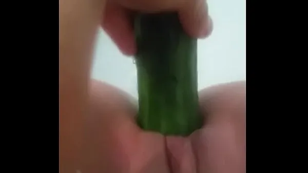 Ferske Squirting with a cucumber beste videoer