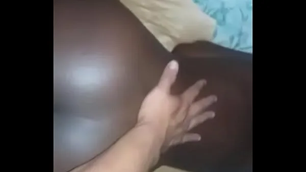 Nouvelles Il baise une jeune femme noire dans sa chambre meilleures vidéos