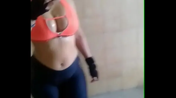 Nouvelles Chaud dans la salle de gym meilleures vidéos