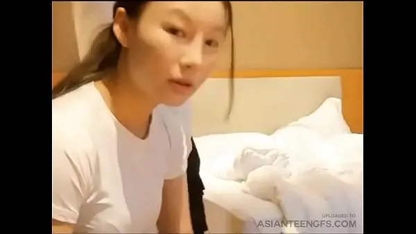 Chica universitaria china chupando polla en un hotel mejores vídeos nuevos