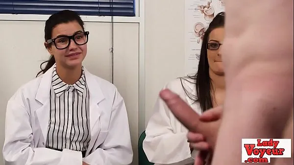 Nieuwe English voyeur nurses instructing tugging guy beste video's