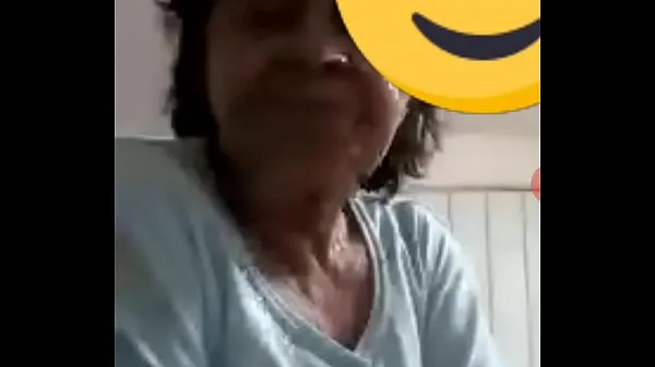 تازہ My granny can't stand the quarantine and makes me a video call بہترین ویڈیوز