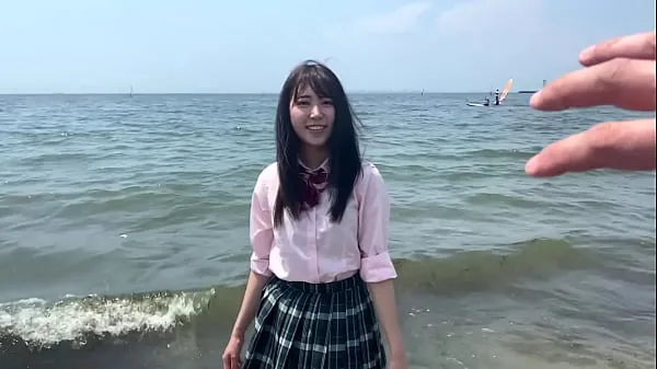 Sexo en el hotel después de una cita en el mar. Un rico beso con un chico mayor. La técnica de la mamada es erótica. El coño se siente bien al ser tocado con los dedos. Porno casero amateur japonés mejores vídeos nuevos