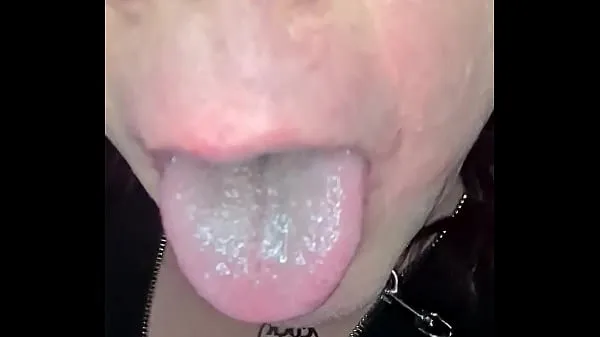 Sissy Tania Cox getting her mouth used for the first time by her new daddyأفضل مقاطع الفيديو الجديدة