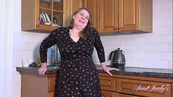 Frische TanteJudys - Cookin' in the Kitchen mit der 50-jährigen, üppigen BBW Rachelbeste Videos