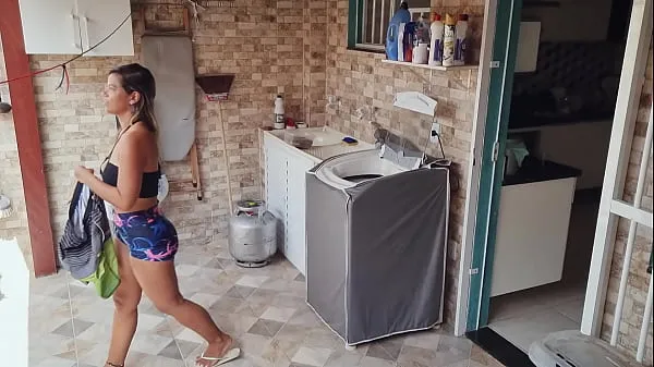 I came inside the ass of my neighbor's hot wife who was laying out clothes in the backyard Video terbaik baharu