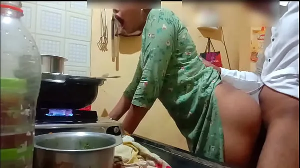 Tuoreet Indian sexy wife got fucked while cooking parasta videota