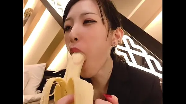 Świeże BLOWJOB TO BANANA to put the condom on Japanese amateur handjob najlepsze filmy