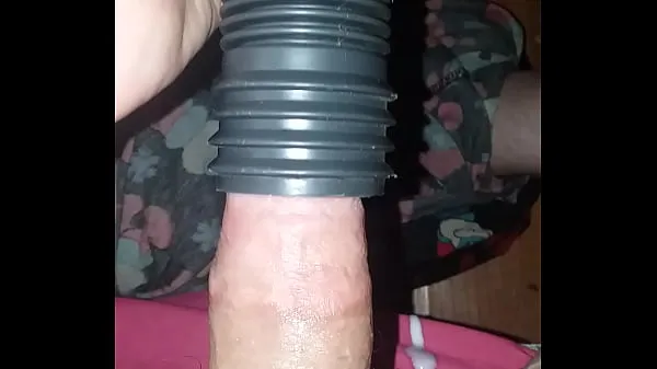 Sucking my dick with my new vacuum cleaner Video terbaik baharu