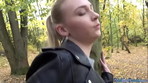 Ferske Czech teen picked up for outdoor POV fuck after casting beste videoer