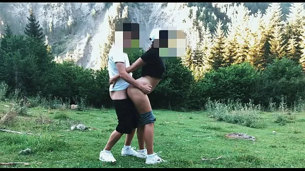 Chica follada en el bosque mejores vídeos nuevos