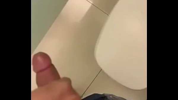 Teasing the new guy in the bathroom next doorأفضل مقاطع الفيديو الجديدة