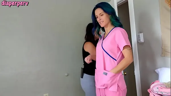 Nouvelles les filles vous font jouir dans votre couche désordonnée ABDL meilleures vidéos