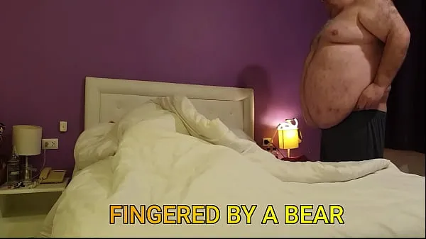 新鲜FINGERED BY A BEAR (Bigdaddy最佳视频