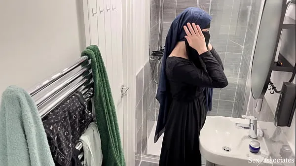 Spy cam in the AIRBNB caught gorgeous arab girl in niqab mastutbating in the shower Video terbaik baru