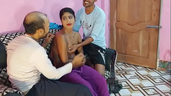 Frische Amateur-Dreier. Schönes geiles Babe mit zwei heißen Männern wird in einem Raum von bengalis gefickt, Hanif und Mst Sumona und Manik Miabeste Videos