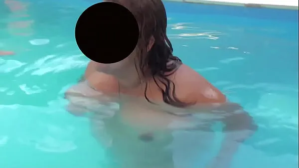 Nouvelles Pool and sex with friends and my wife meilleures vidéos