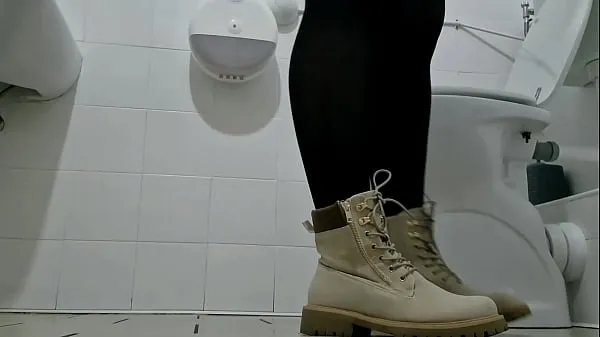 Nouvelles Grande collection de pipi dans les toilettes publiques meilleures vidéos