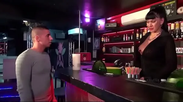 تازہ A huge boobed mature cougar barmaid hiring young people by getting banged and facialized بہترین ویڈیوز