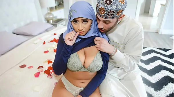 Nya Arab Husband Trying to Impregnate His Hijab Wife - HijabLust bästa videoklipp