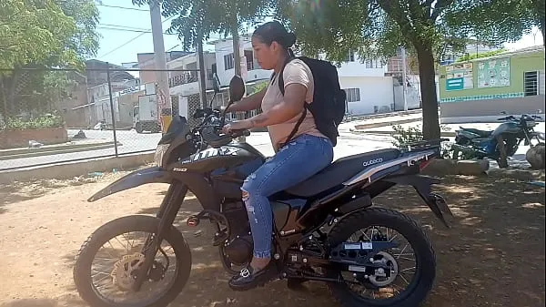 Le enseño a manejar moto a mi vecina y ella a cambio me da su vagina mejores vídeos nuevos