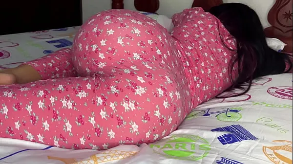 El Culo de mi Hijastra en Pijama no Puedo Dejar de Verlo - Mi Padrastro Pervertido me Quiere Follar por el Culo mejores vídeos nuevos