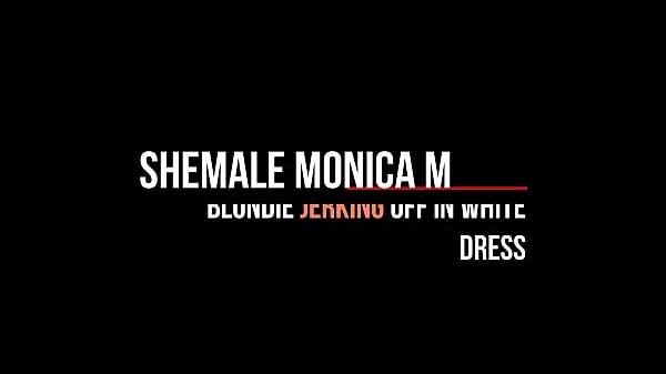 Nouvelles blonde tranny monica m jerking off her cock meilleures vidéos